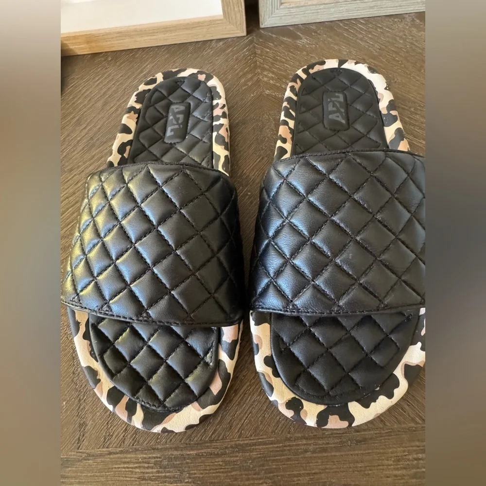 APL:  Women's Lusso Slide, Black/Leopard, 7. NIB. Napa Leather